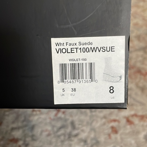 Demonia Violet-100 - White Faux Suede / Platform mid calf moon boot / size 8 - Picture 3 of 3